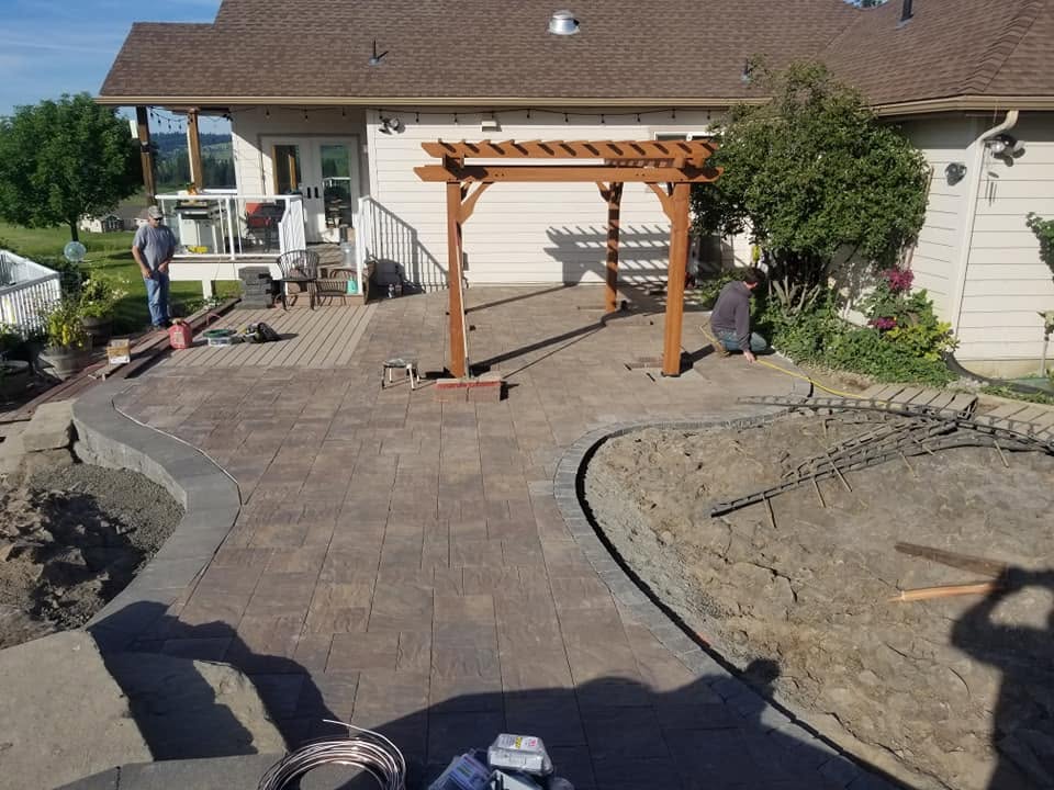 Paver patio and fire pit by Elite Hardscapes — Spokane, WA