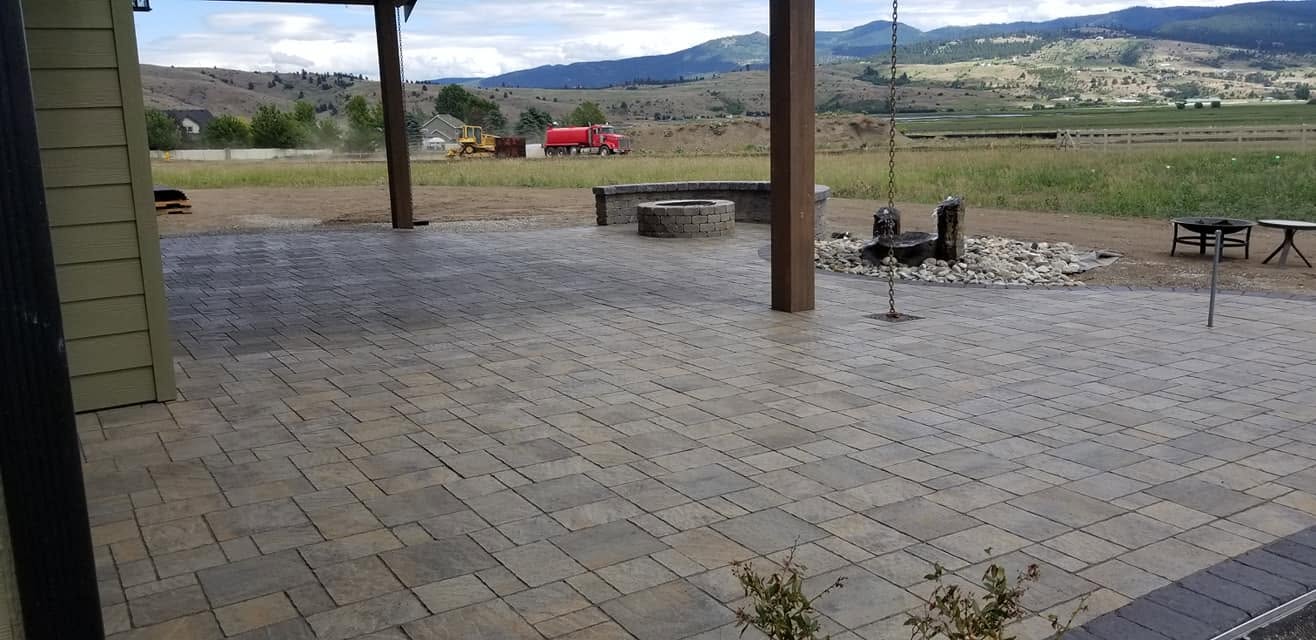 Paver patio and fire pit by Elite Hardscapes — Spokane, WA