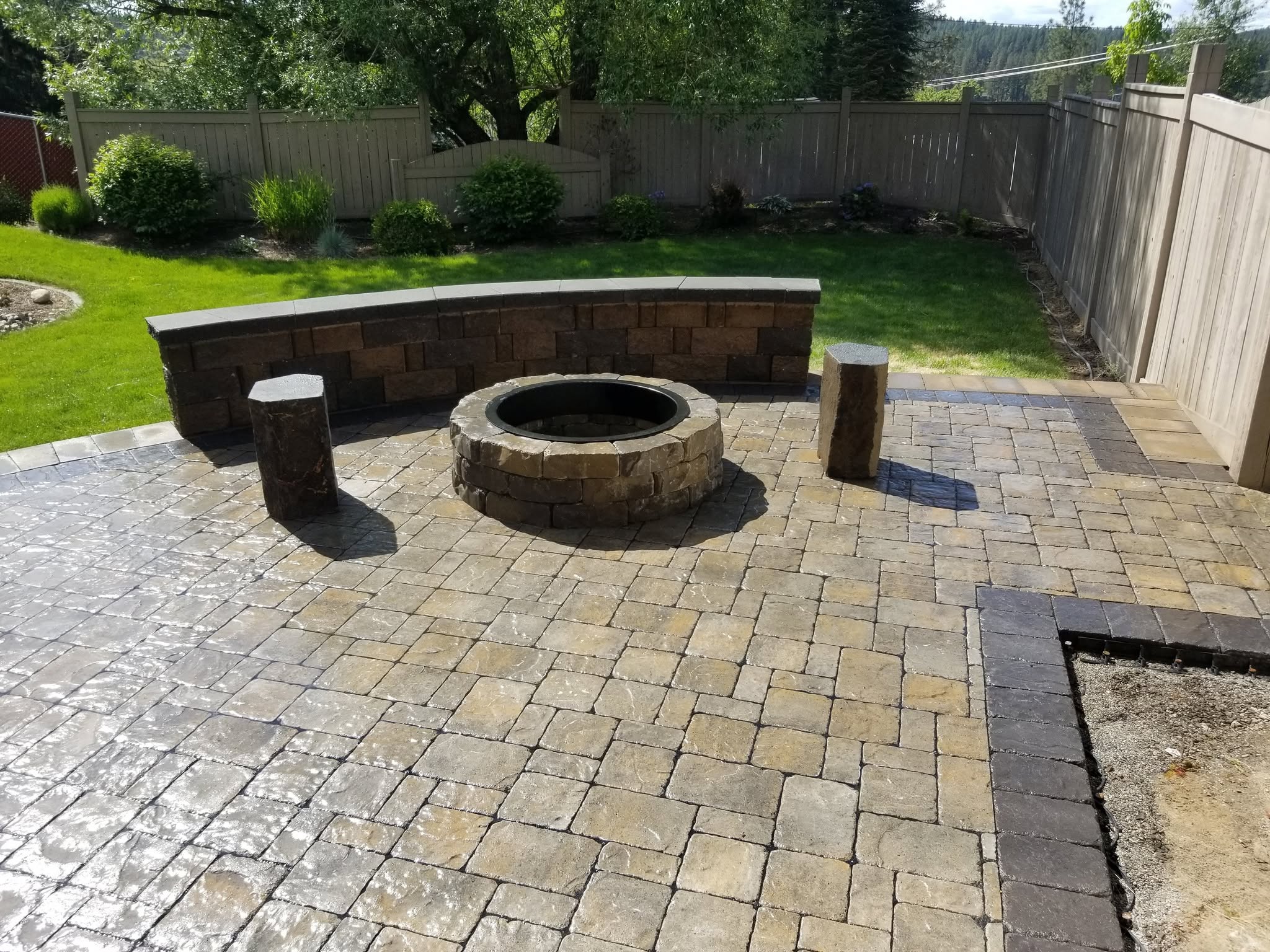 Paver patio and fire pit by Elite Hardscapes — Spokane, WA